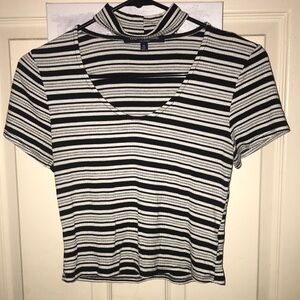 One ❤️ Clothing Size Small Black/White/Gray Striped Crop Top w/ Attached Collar